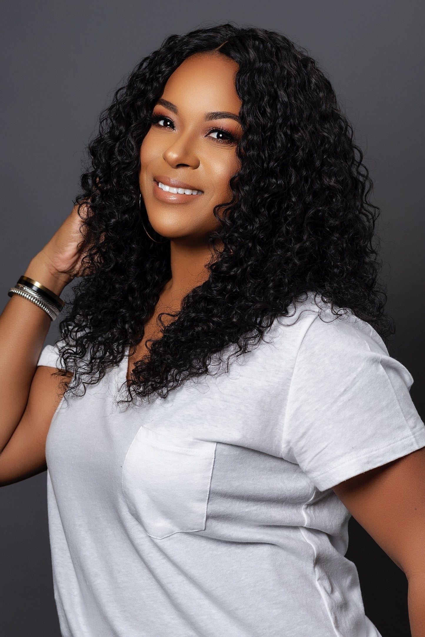 AP "Alli" Wig Unit 18" Curly (no color)